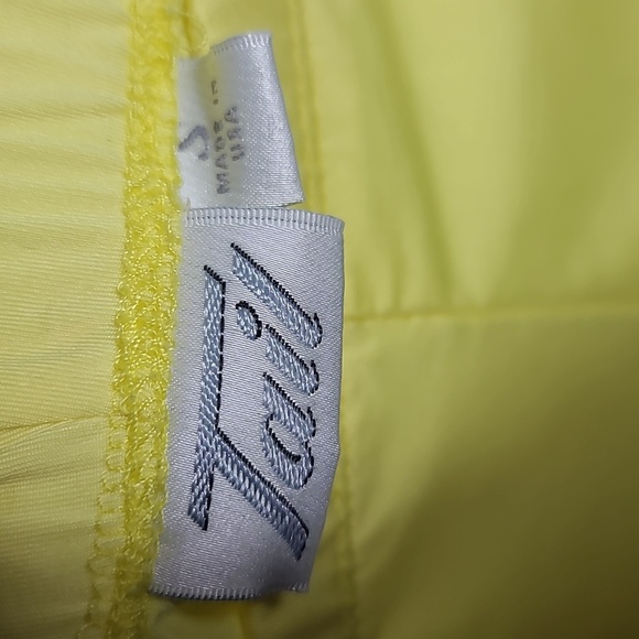 TAIL Yellow Athletic Lightweight Performance Biker Shorts Size Small - Picture 2 of 9